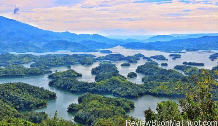 “vịnh Hạ Long” thu nhỏ tại Đắk Nông